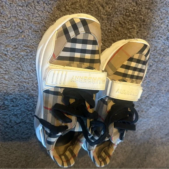 Burberry Checkered Sneakers with Black and White Accents - Picture 2 of 2